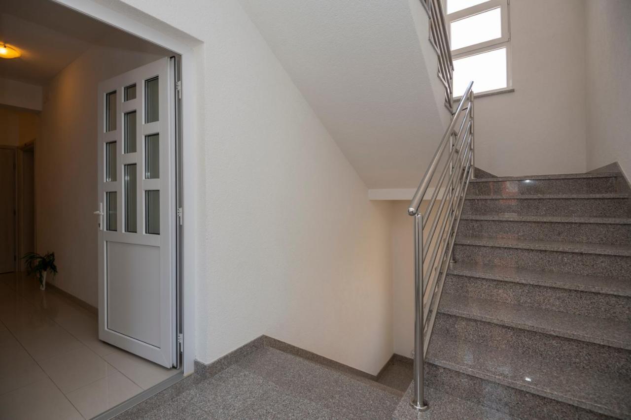 Apartment With Free And Private Parking Makarska Buitenkant foto
